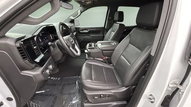 Used 2025 Summit White GMC SLT image 18