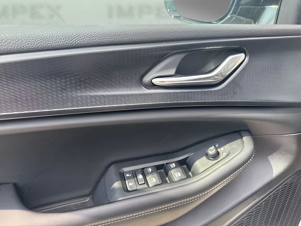 Used 2024 Silver Jeep Altitude X image 26