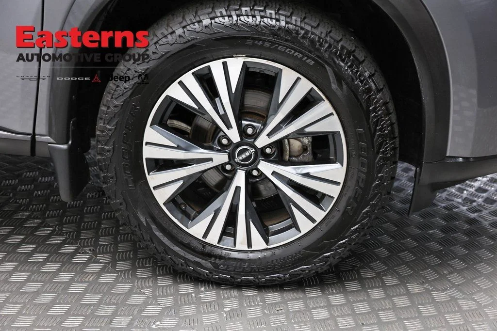 Used 2023 Gray Nissan SV image 32