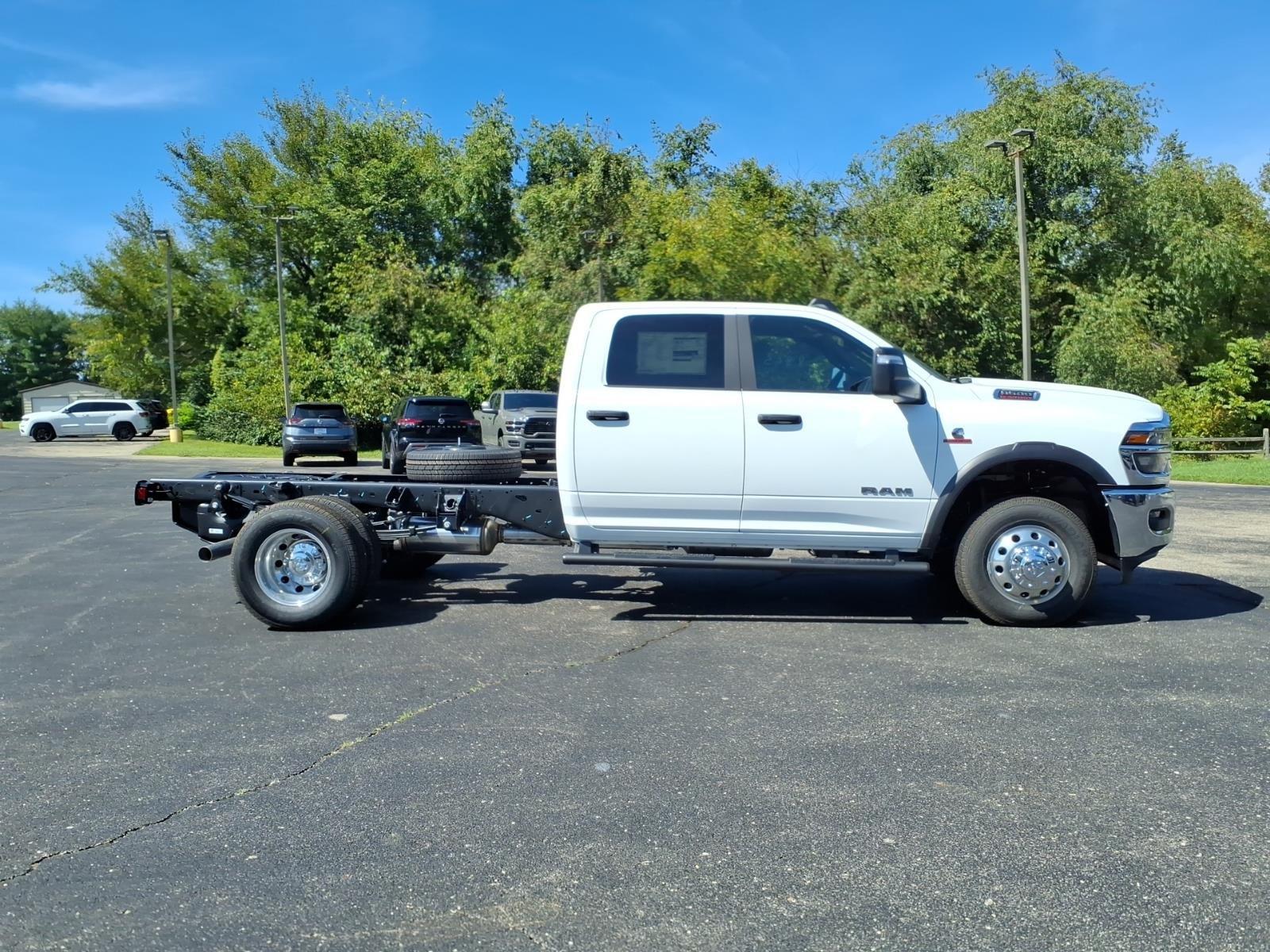 New 2027 Bright White Clear-Coat Paint RAM Big Horn image 8