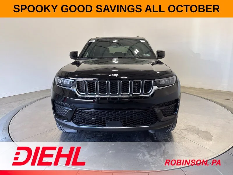 New 2027 High-Gloss Black Paint Jeep Laredo X image 2