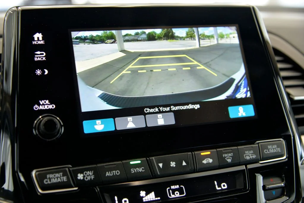 Used 2023 White Honda EX-L image 20