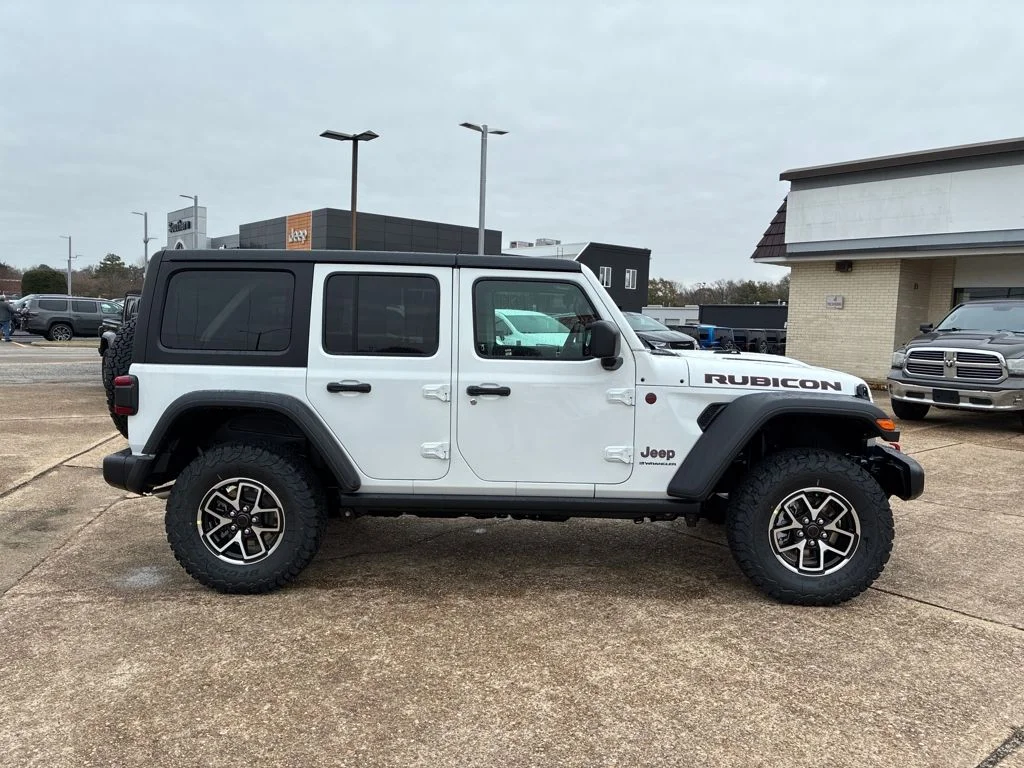 New 2026 Bright White Clear-Coat Exterior Paint Jeep Rubicon image 7