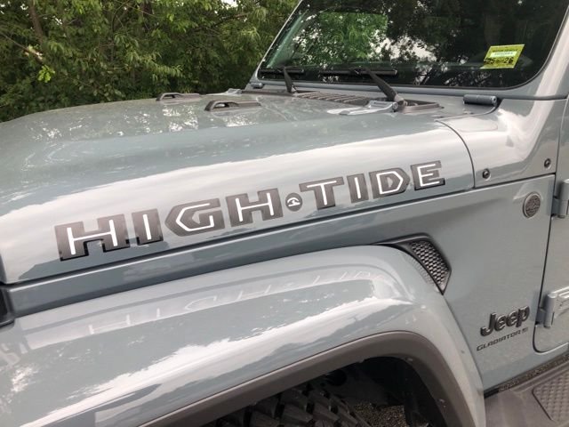 Used 2025 Gray Jeep High Tide image 18