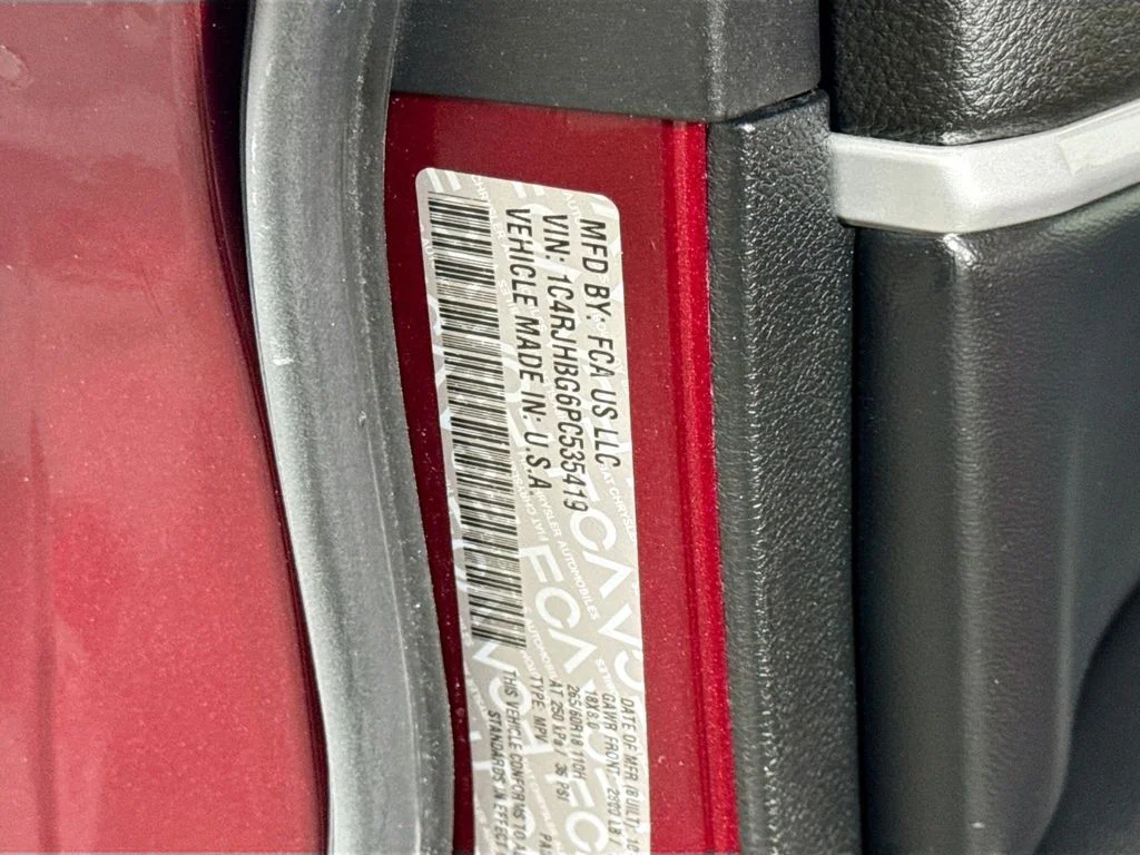 Used 2023 Velvet Jeep Limited image 46