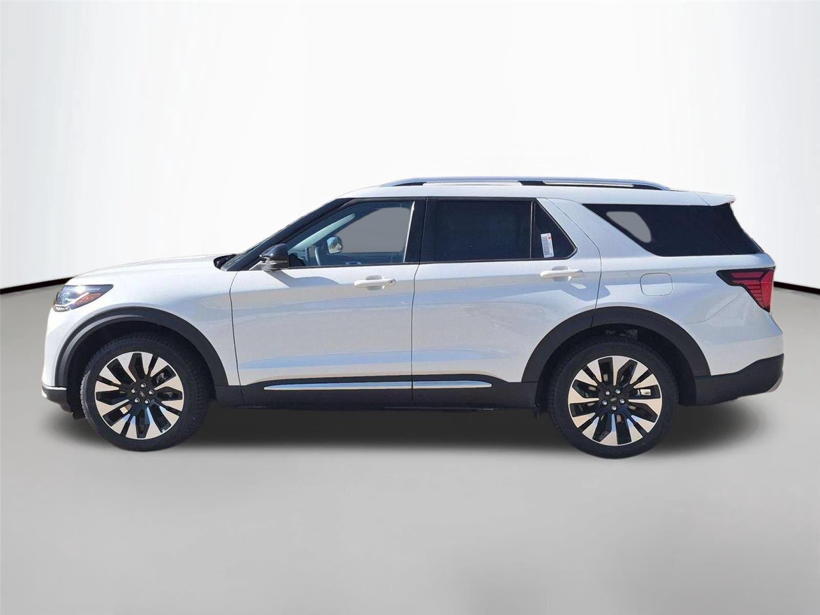 New 2027 Star White Metallic Tri-Coat Ford Platinum™ image 2
