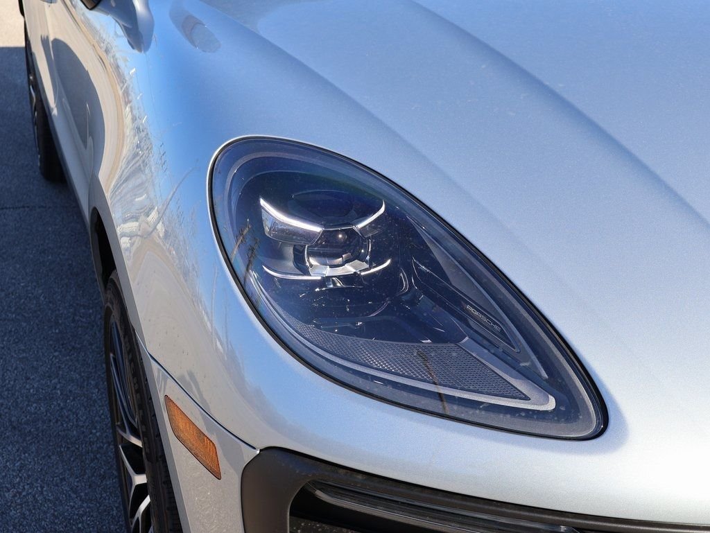 Used 2026 Dolomite Silver Metallic Porsche T image 14