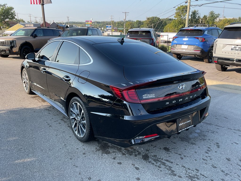 Used 2023 Onyx Black Hyundai Limited image 8