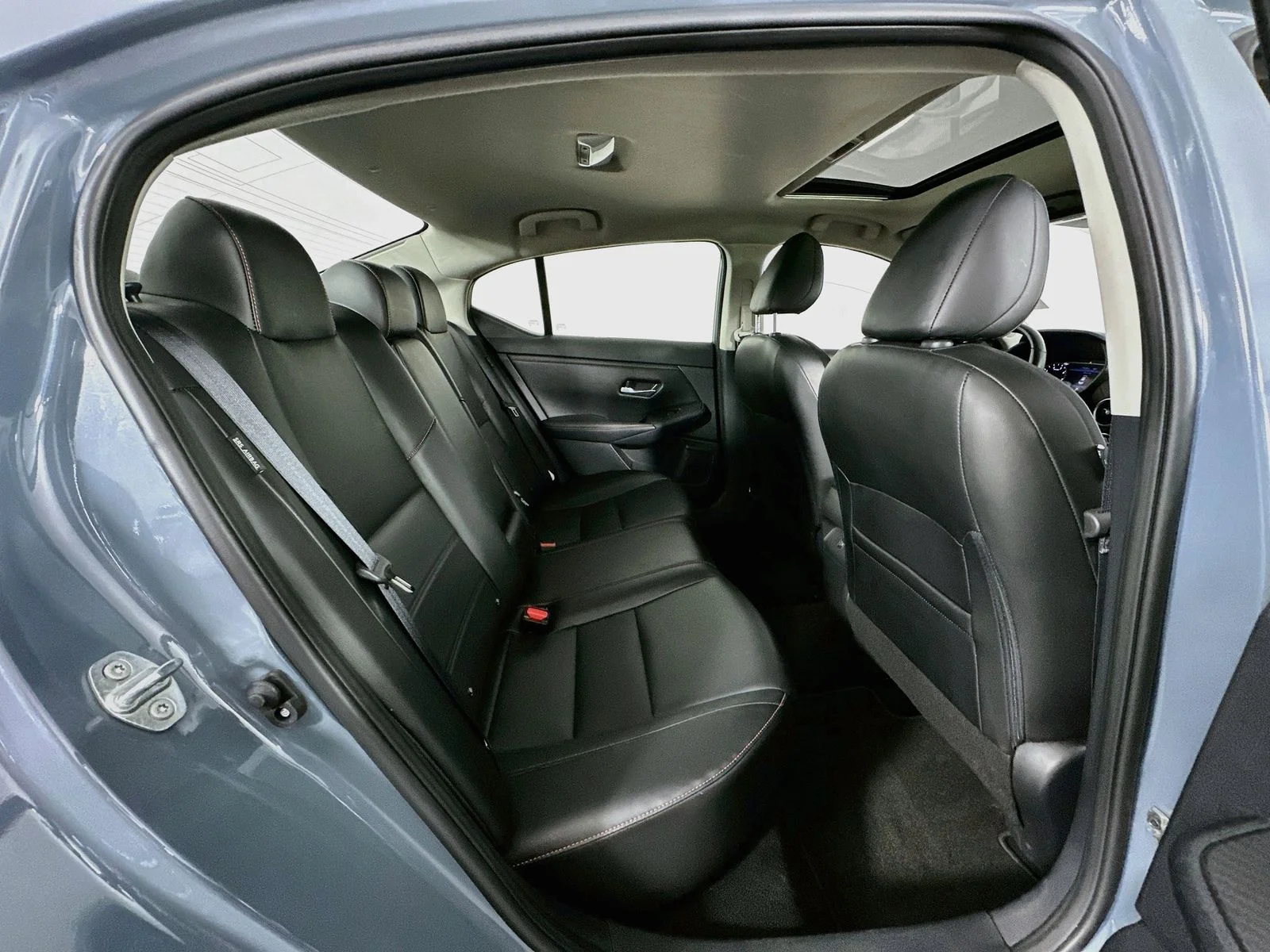 Used 2025 Atlantic Gray Metallic Nissan SR image 27