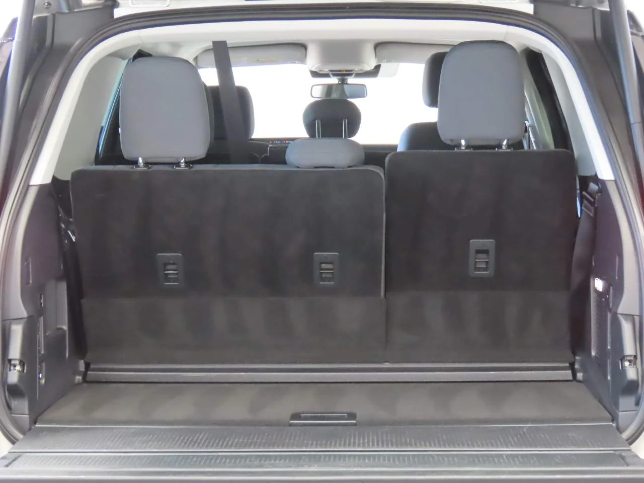Used 2025 Oxford White Ford Active image 16