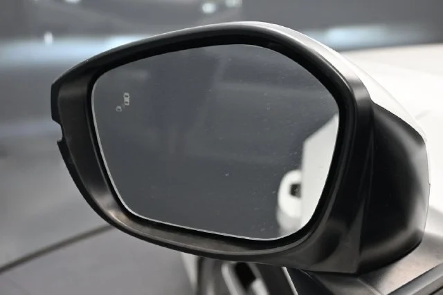 Used 2023 White Honda Touring image 4