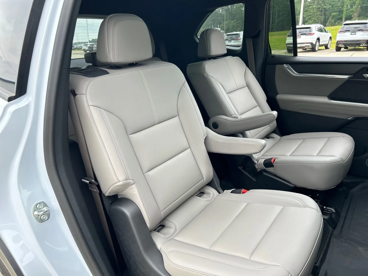 2026 GMC Acadia Elevation - Photo 19