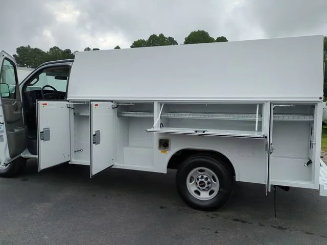 New 2025 Summit White GMC 1WT image 20