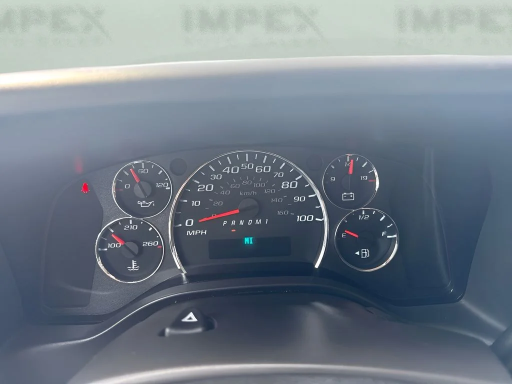 Used 2025 White Chevrolet LS image 12