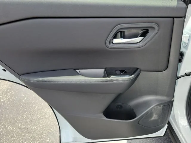 New 2026 Everest White Pearl TriCoat Nissan SV image 10