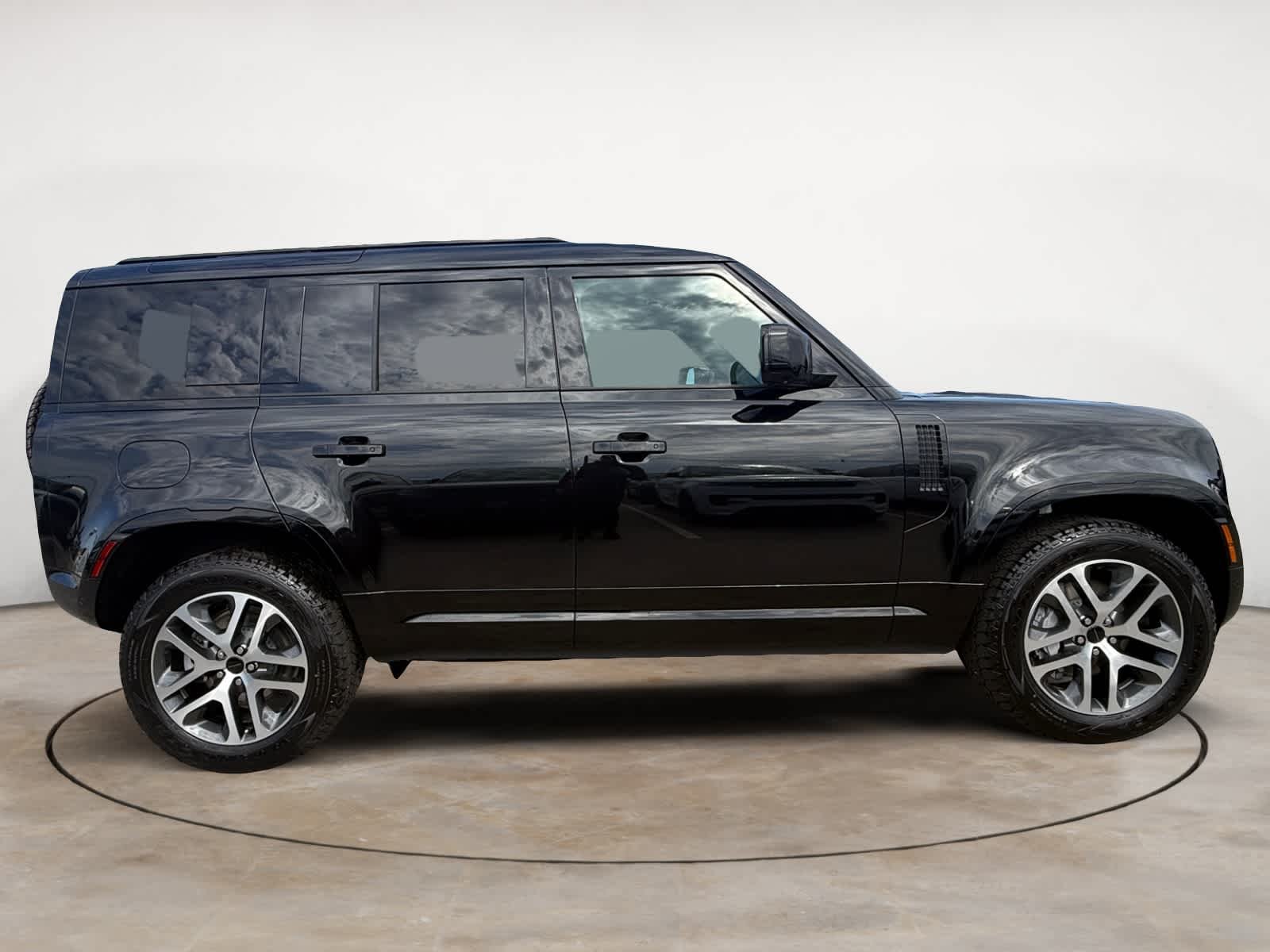 New 2026 Santorini Black Land Rover X-Dynamic SE image 6