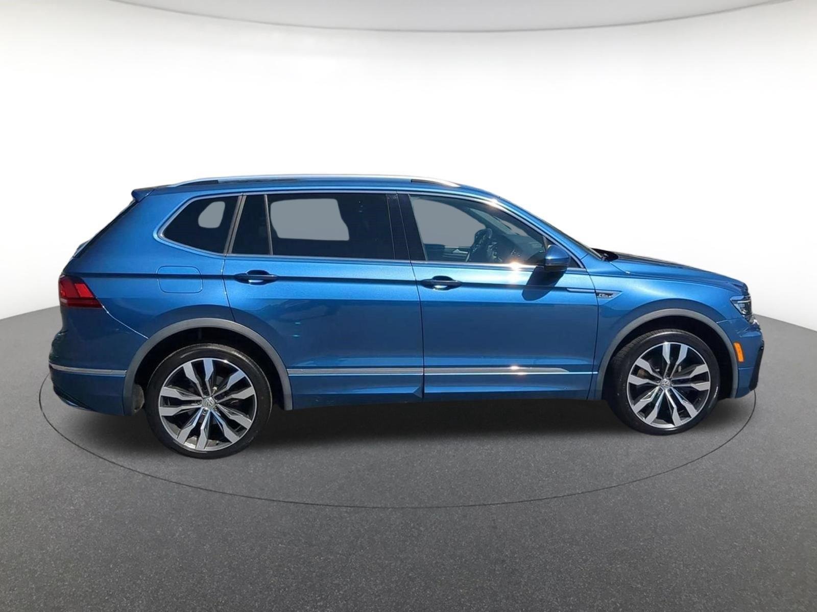 Used 2018 BLUE VOLKSWAGEN  image 3