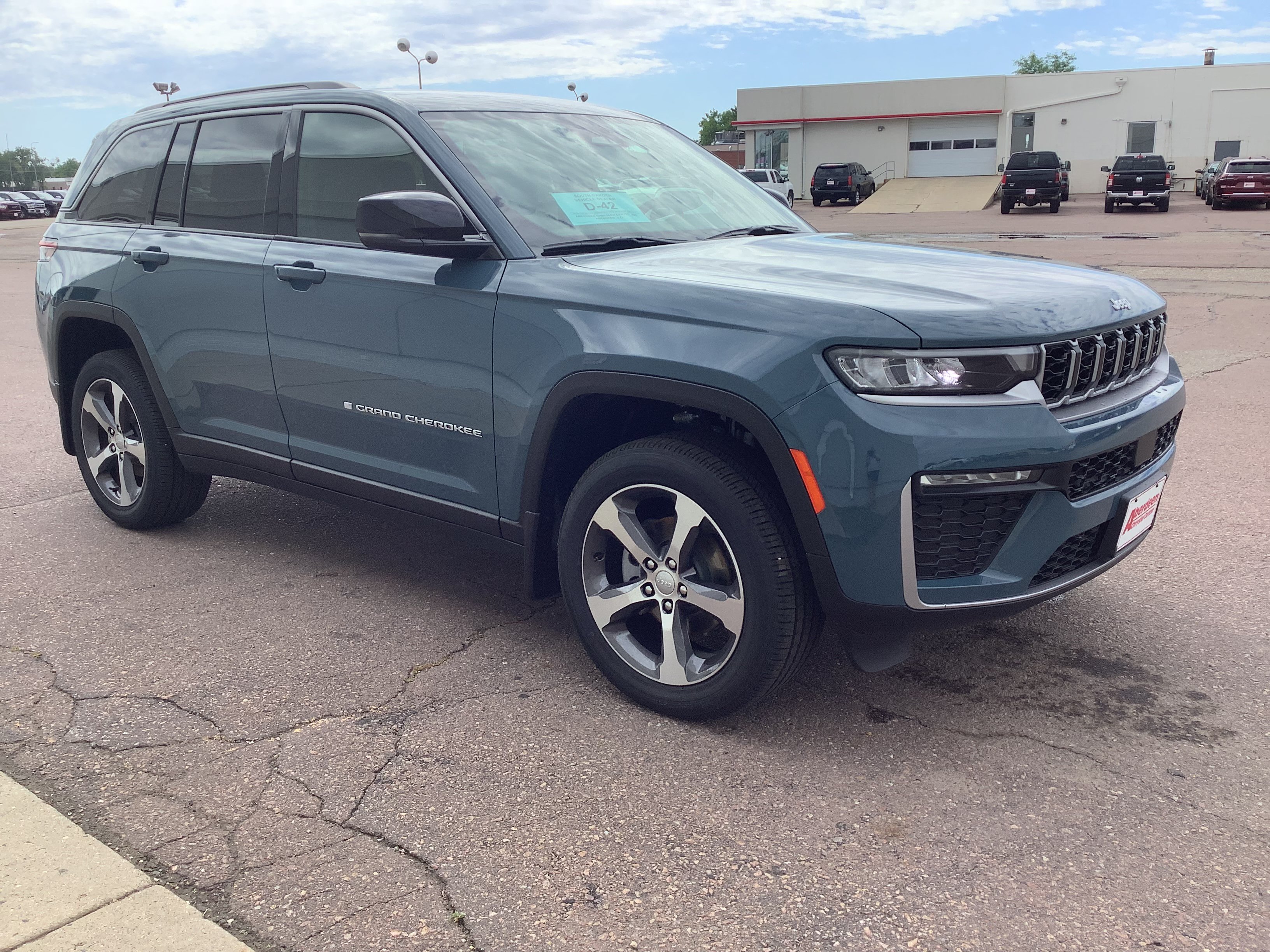 New 2026 Steel Blue Exterior Paint Jeep Limited image 3