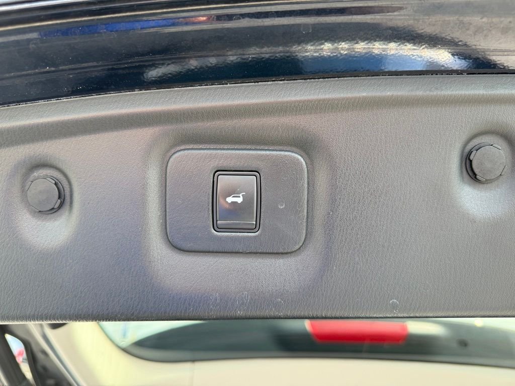 Used 2020 Blue INFINITI LUXE image 37