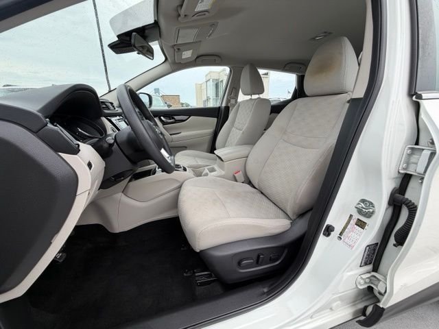 Used 2019 White Nissan SV image 10