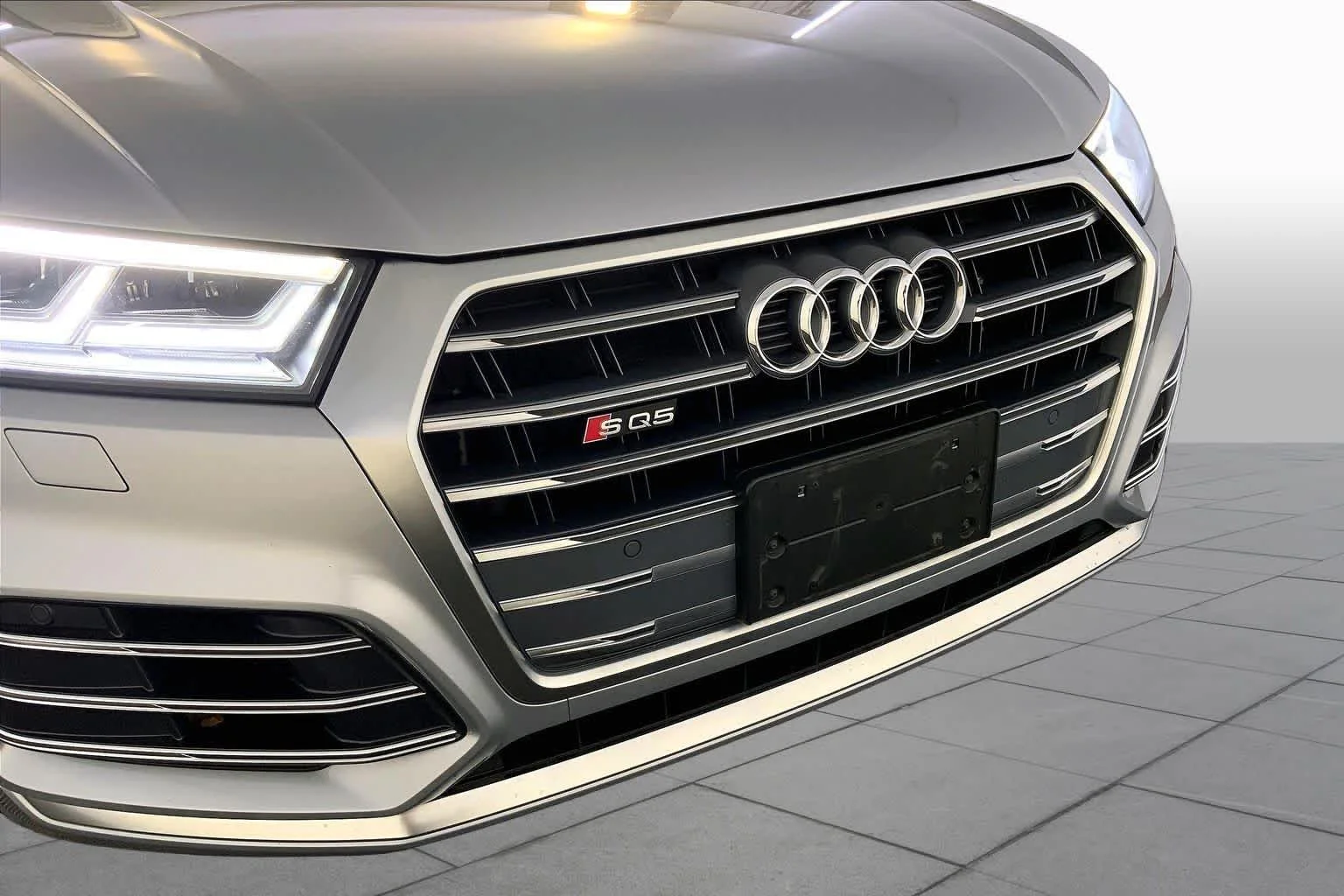 Used 2019 Florett Silver Metallic Audi Premium Plus image 32