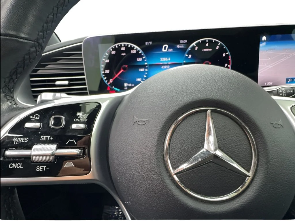 Used 2022 White Mercedes-Benz GLE 350 image 40