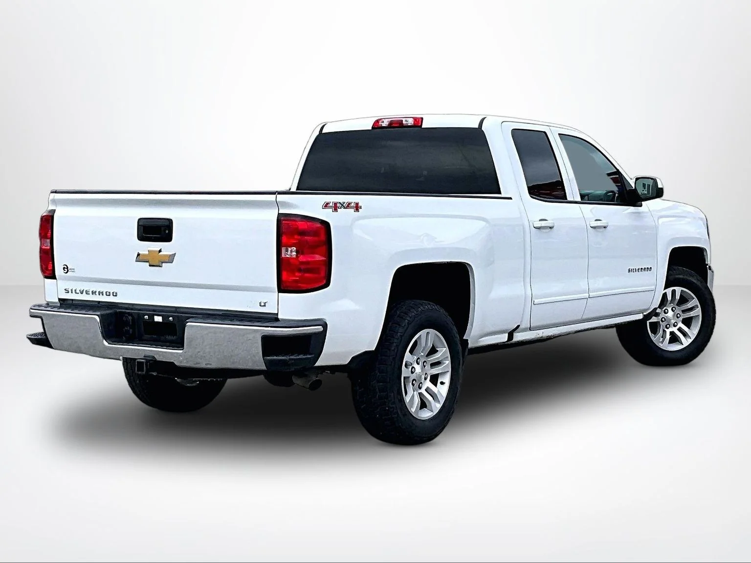 Used 2016 White Chevrolet LT image 3