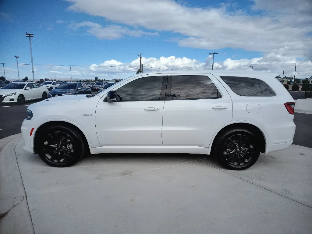 Used 2022 White Knuckle Clearcoat Dodge R/T image 6