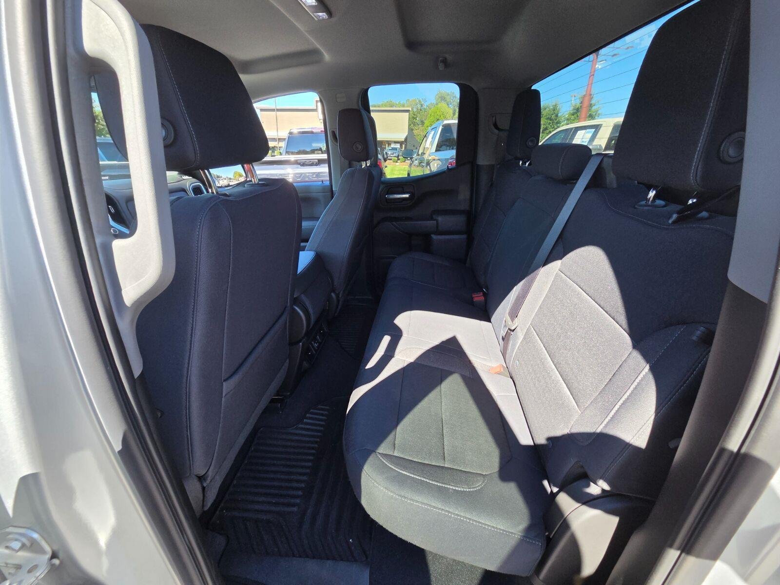 Used 2019 SILVER ICE METALLIC Chevrolet LT image 9