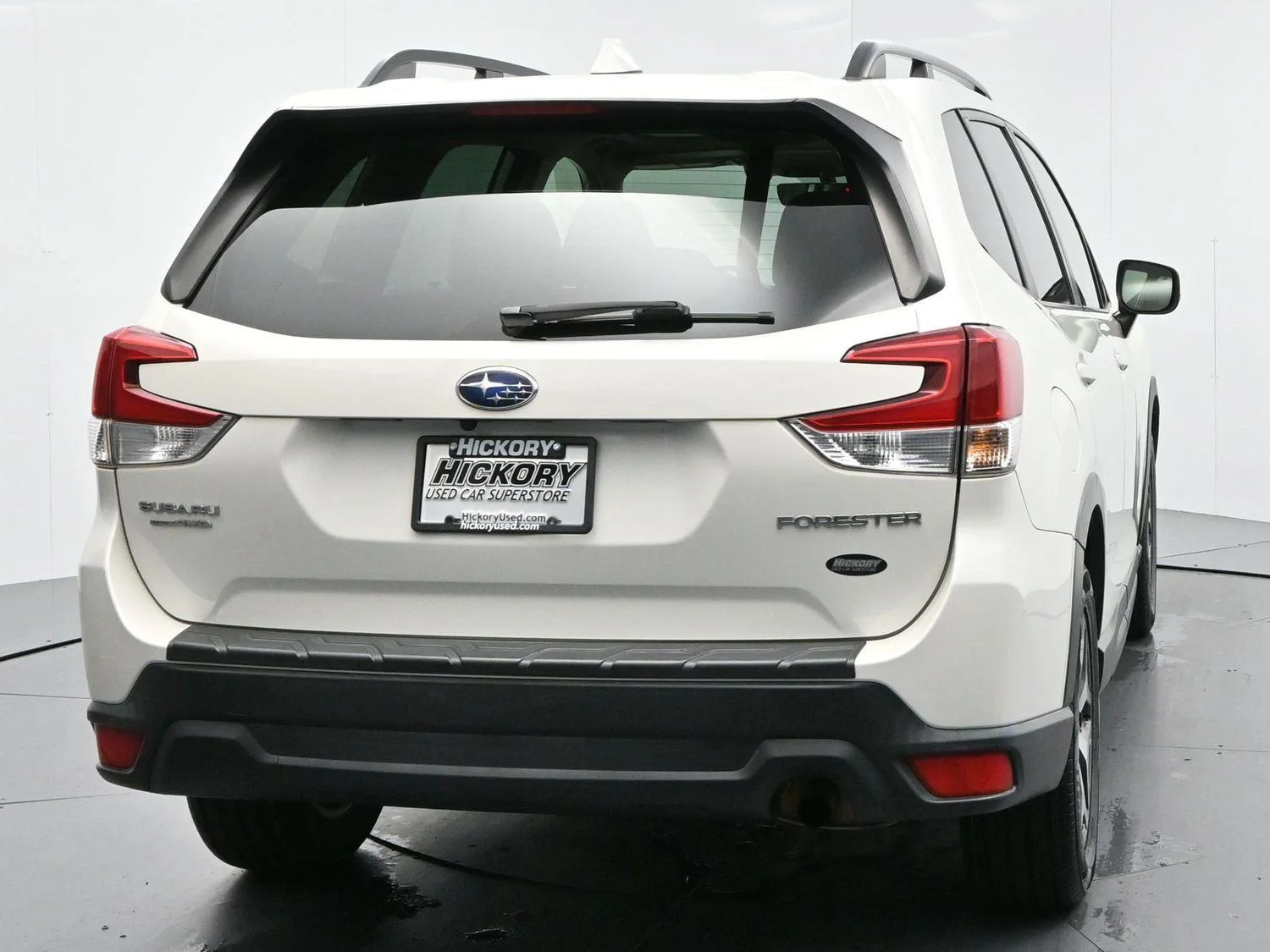 Used 2021 Crystal White Pearl Subaru Premium image 6