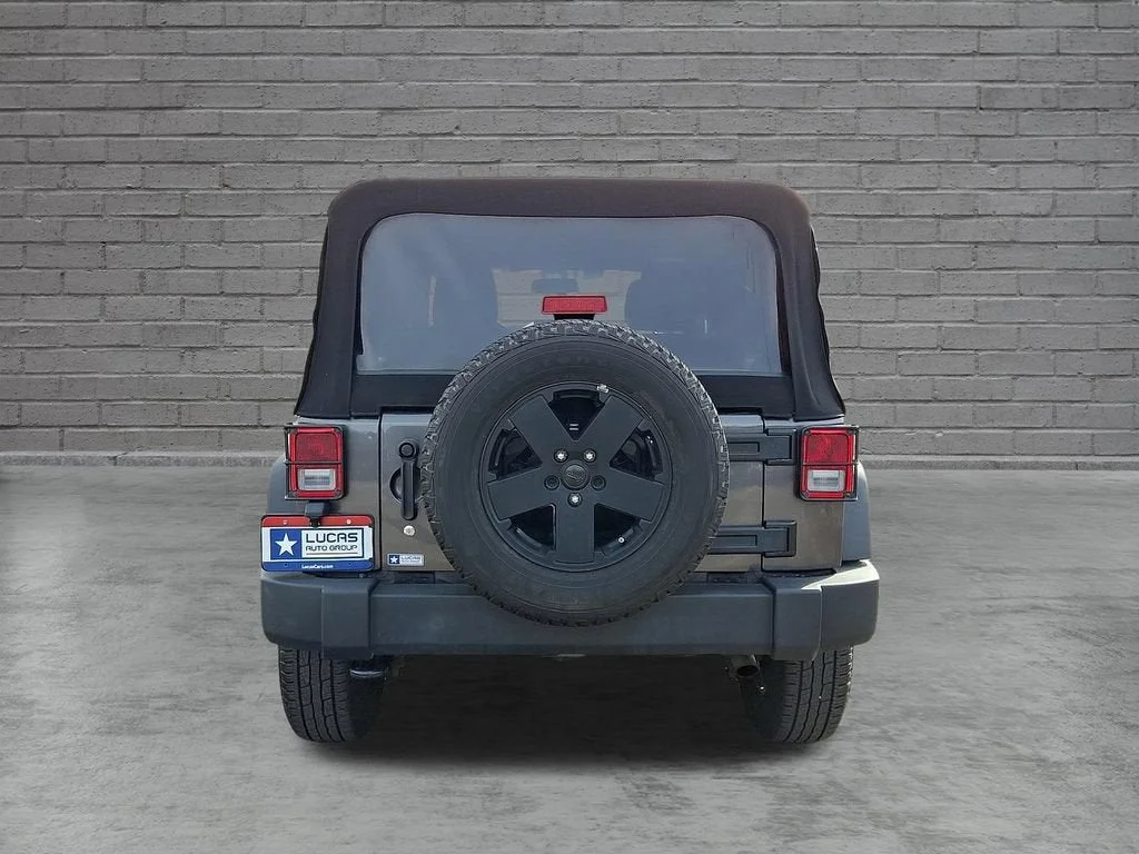 Used 2018 Gray Jeep Sport S 4x4 image 39