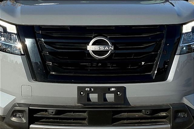 Used 2023 Gray Nissan Platinum image 27