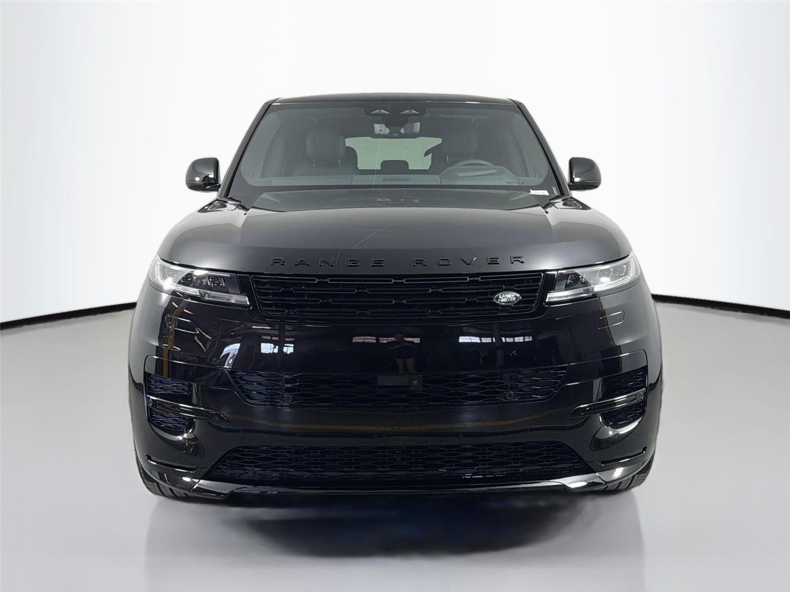 New 2026 Santorini Black LAND ROVER Dynamic SE image 2