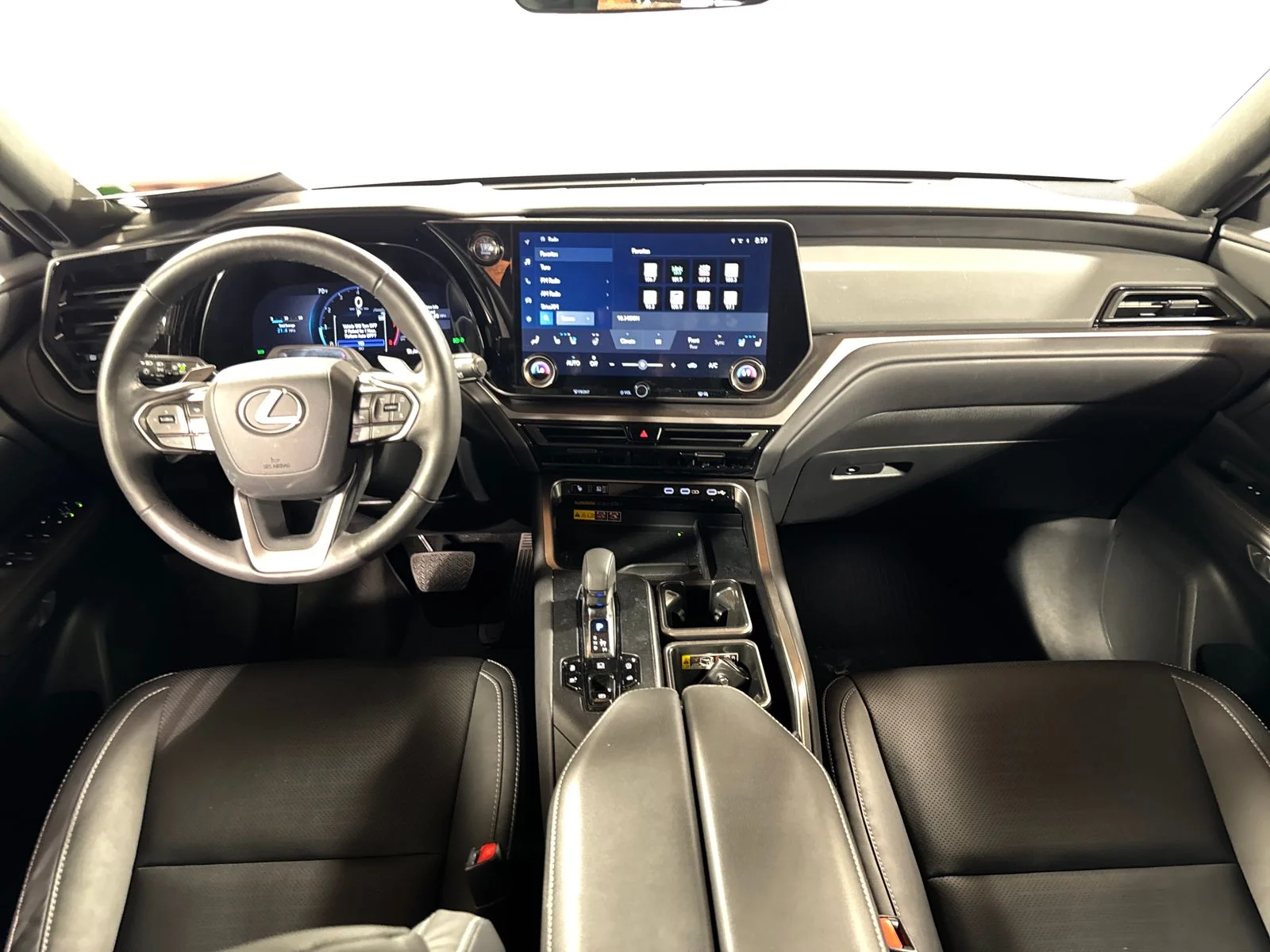 Used 2024 Wind Chill Pearl Lexus 350 Premium image 4