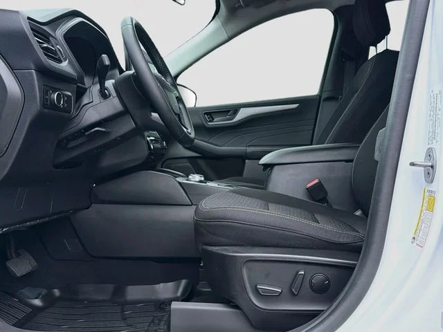 Used 2023 White Ford Active image 20