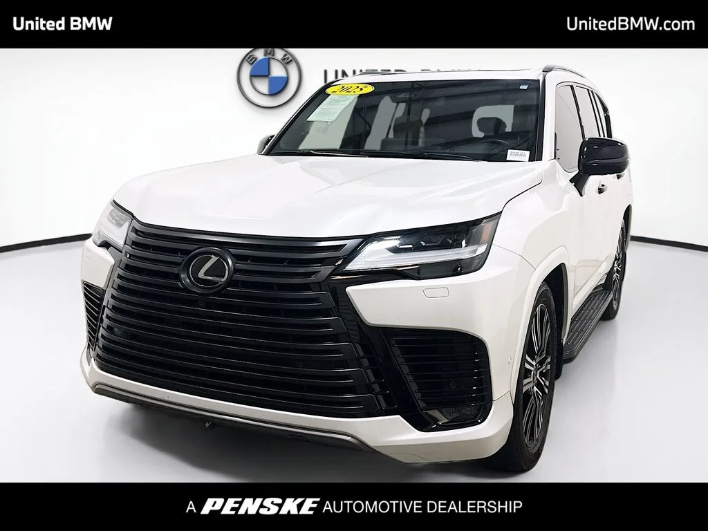 2025 Lexus LX 600 700h Luxury's photo