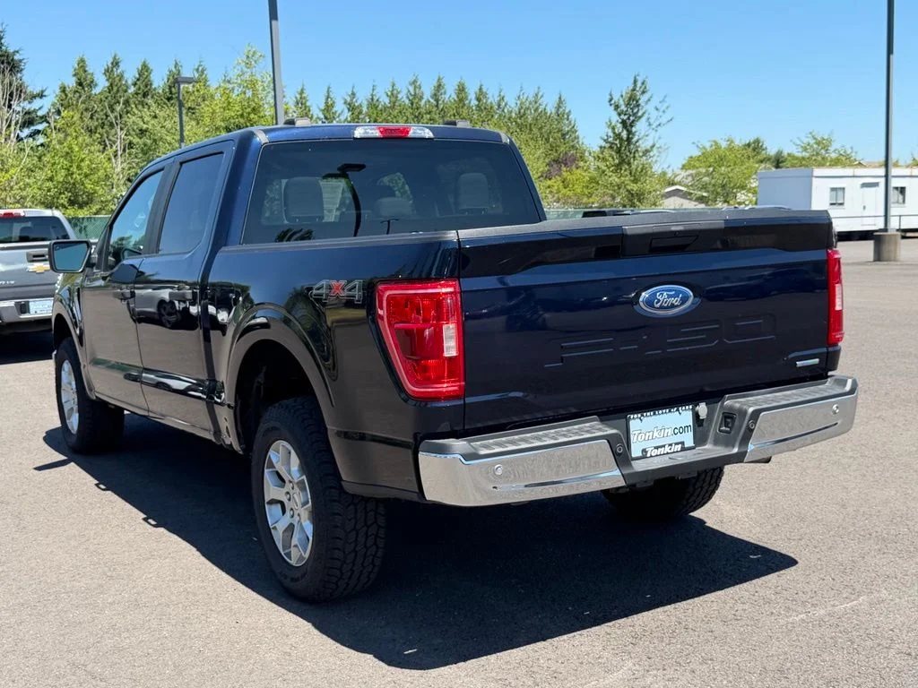 Used 2023 Blue Metallic Ford XLT image 7