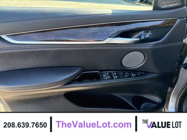 Used 2017 Gray BMW xDrive50i image 22