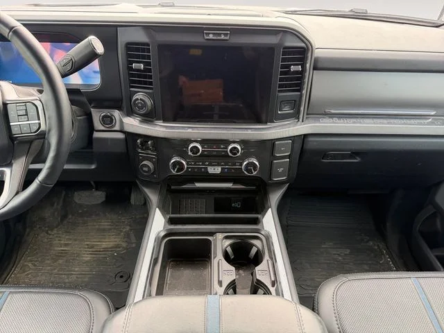 Used 2025  Ford Platinum image 11
