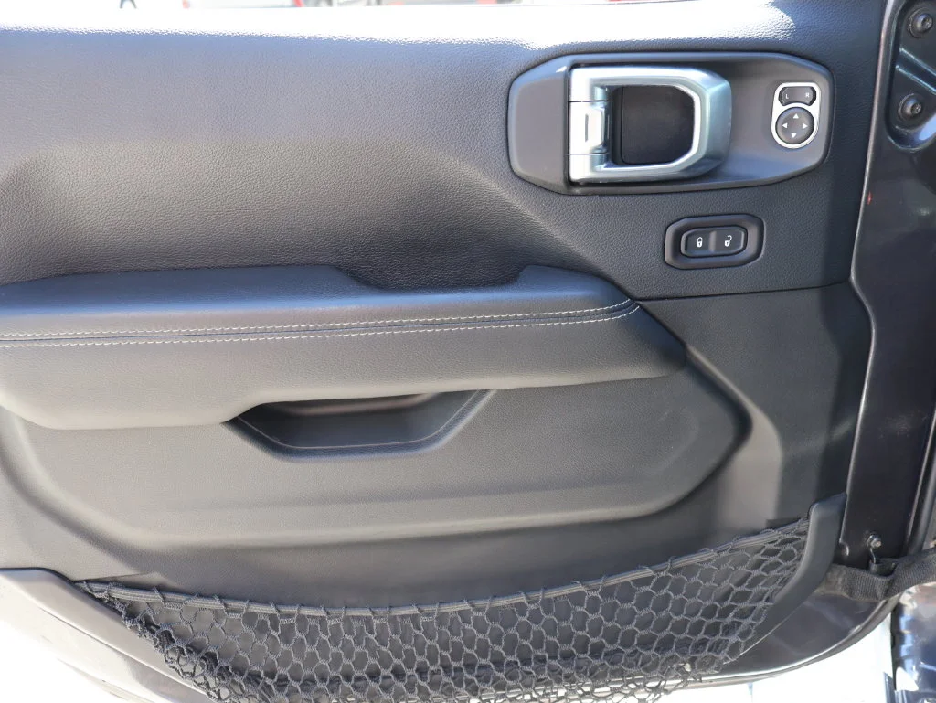 Used 2018 Gray Jeep Unlimited Sahara image 19