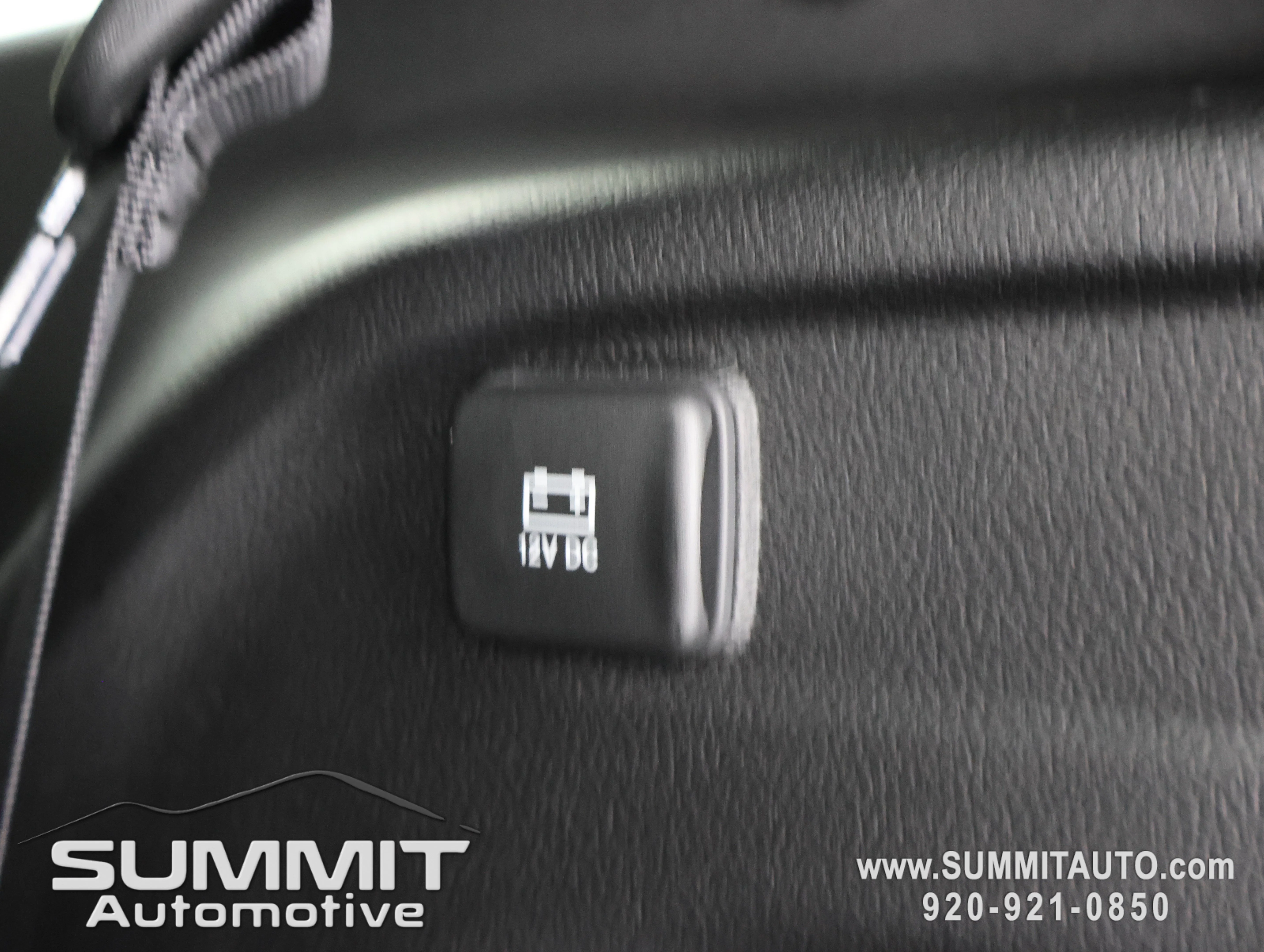 New 2026 Diamond Black Crystal Pearl-Coat Exterior Paint Jeep Limited Reserve image 36
