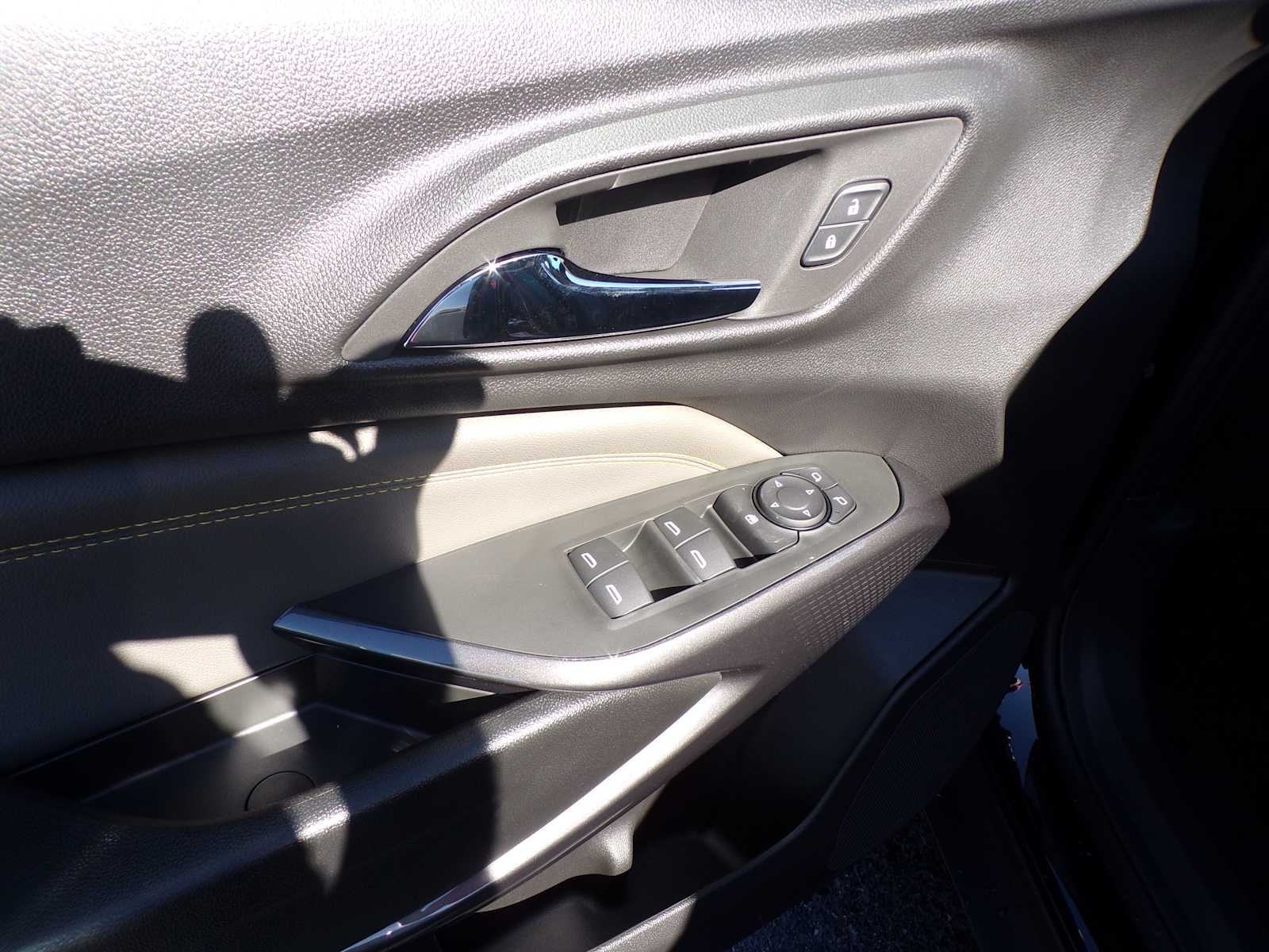 New 2026 Mosaic Black Metallic Chevrolet ACTIV image 10