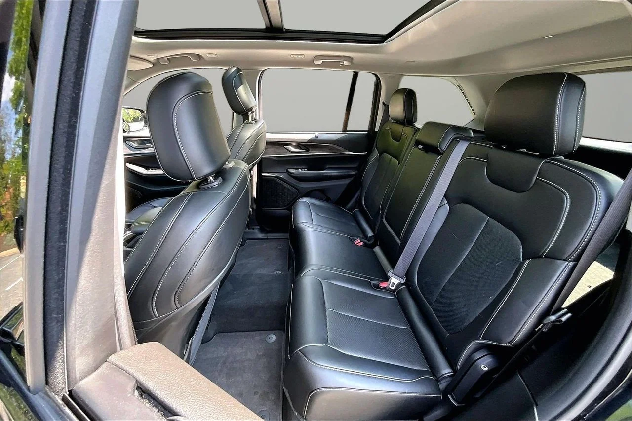 Used 2023 Black Jeep Limited image 22