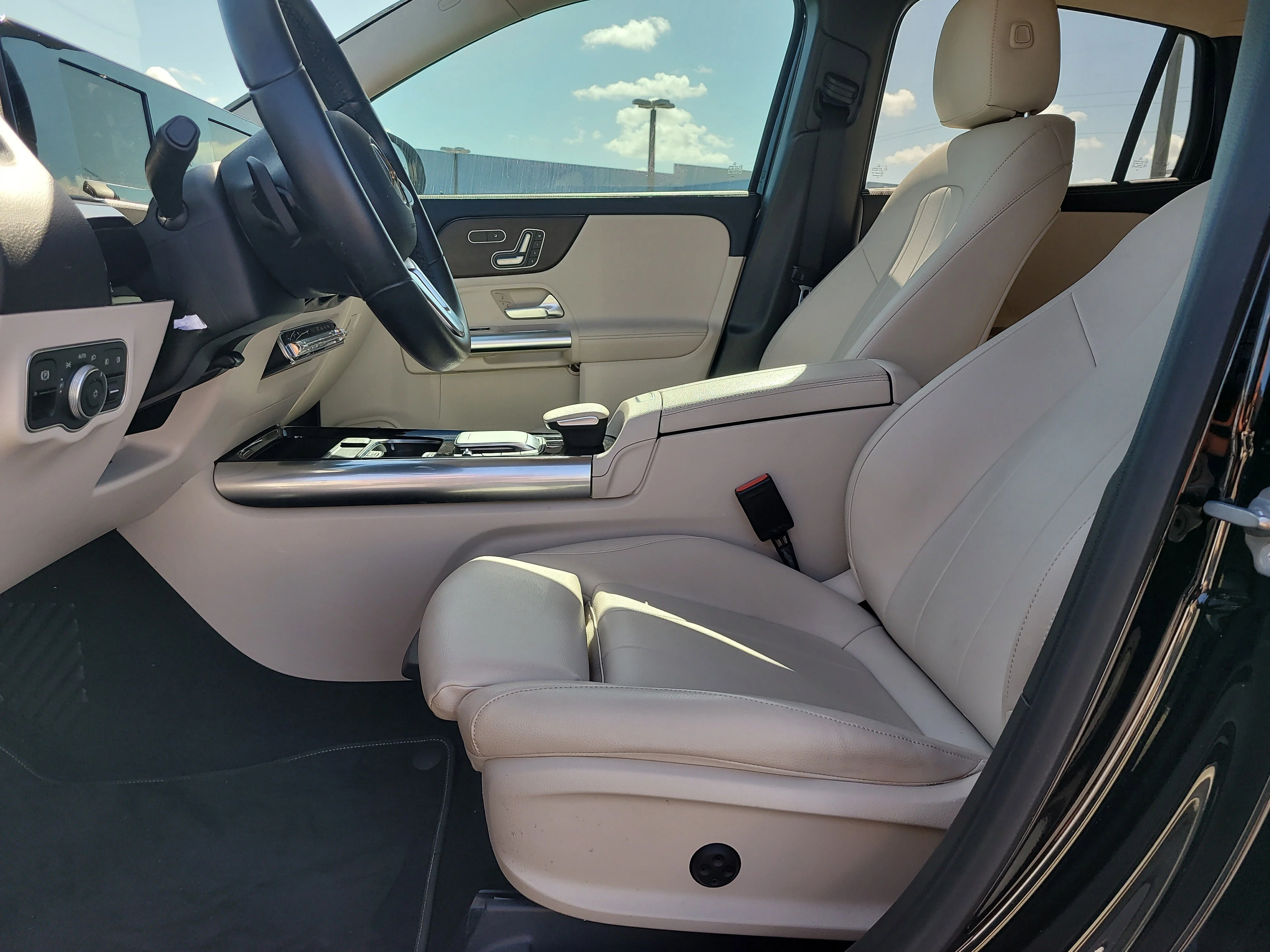 Used 2021  Mercedes-Benz GLA 250 image 17