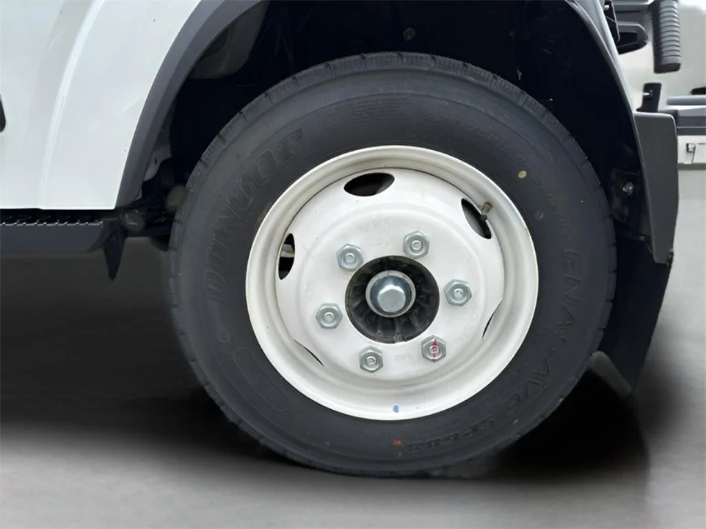 New 2024 White Chevrolet Base image 24
