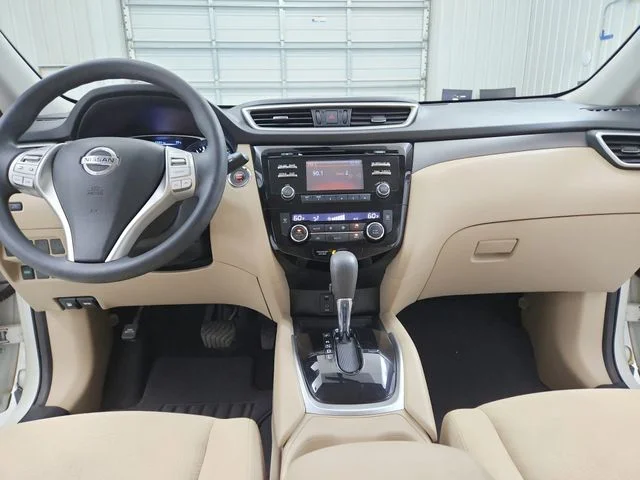 Used 2016 White Nissan SV image 25