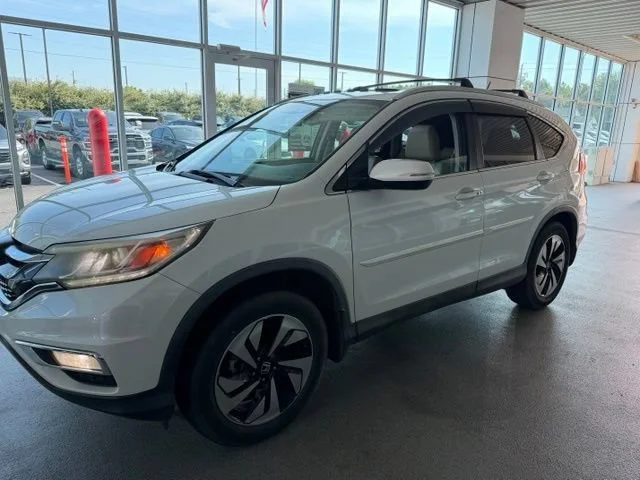 Used 2015 White Honda Touring image 3