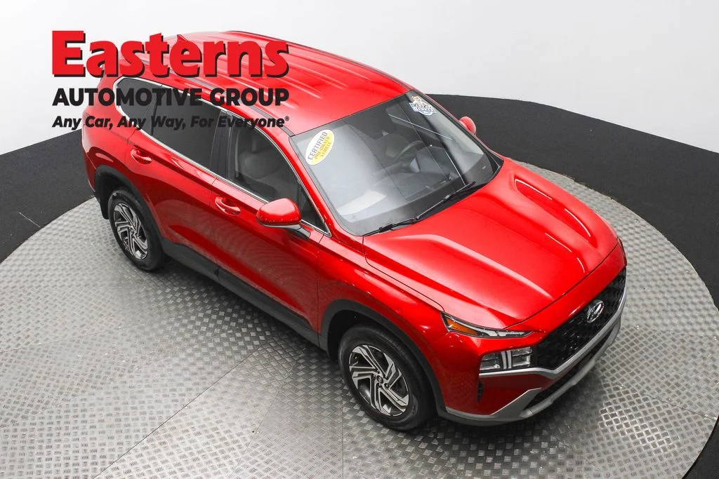 Used 2022 Red Hyundai SE image 3