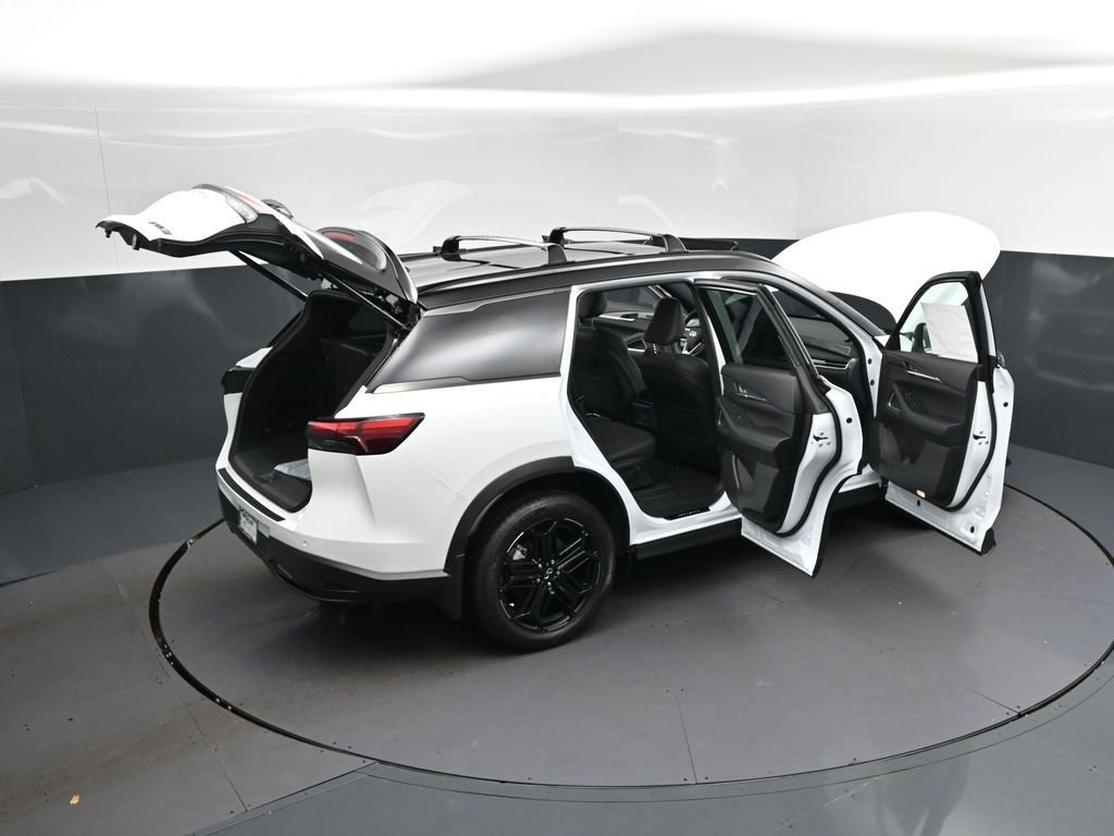 New 2027 2T RAD WHT INFINITI Sport AWD image 51