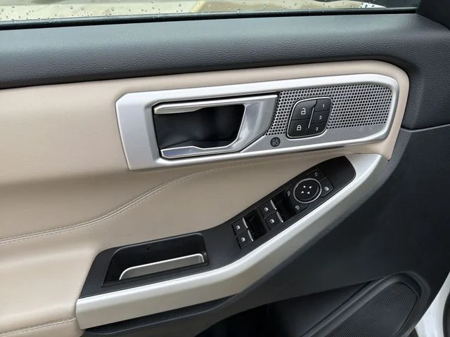 Used 2021 White Ford Limited image 15